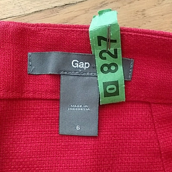 Red skirt from Gap - Picture 2 of 4